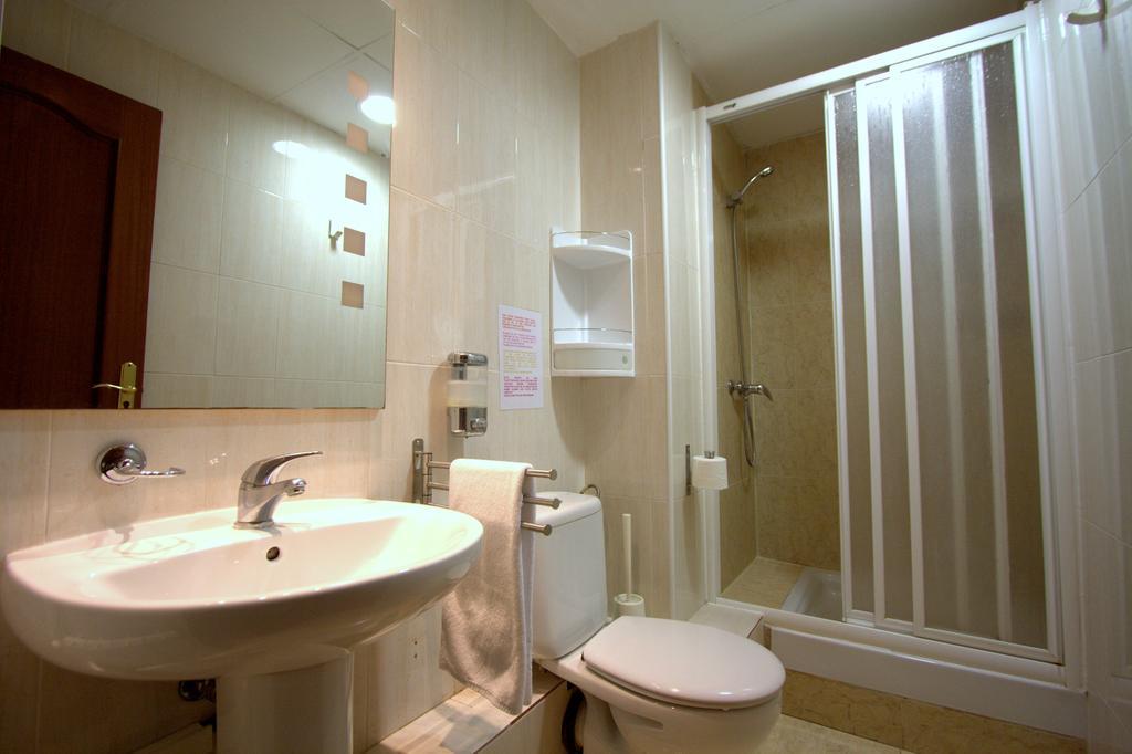 Hostel Artistic Βαρκελώνη Δωμάτιο φωτογραφία